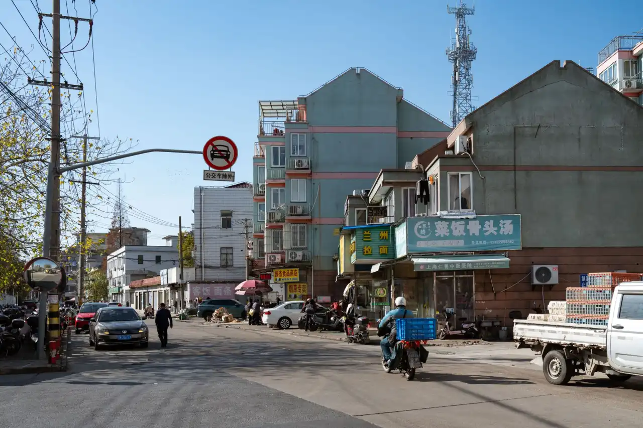 厨房用纸在餐饮后厨中的多场景应用与技术要点